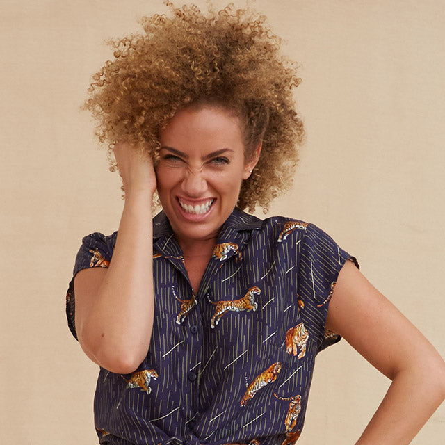 peggy/leaping tiger/navy