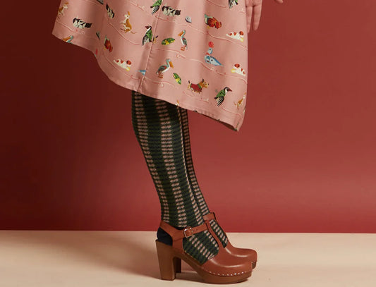 knee-high socks/pink/pinecones