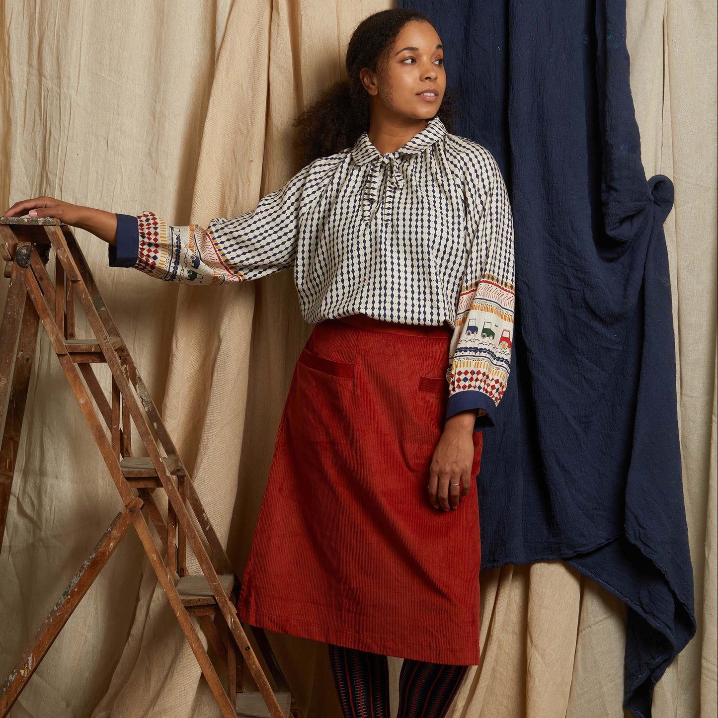 joan/tractor folk/beige