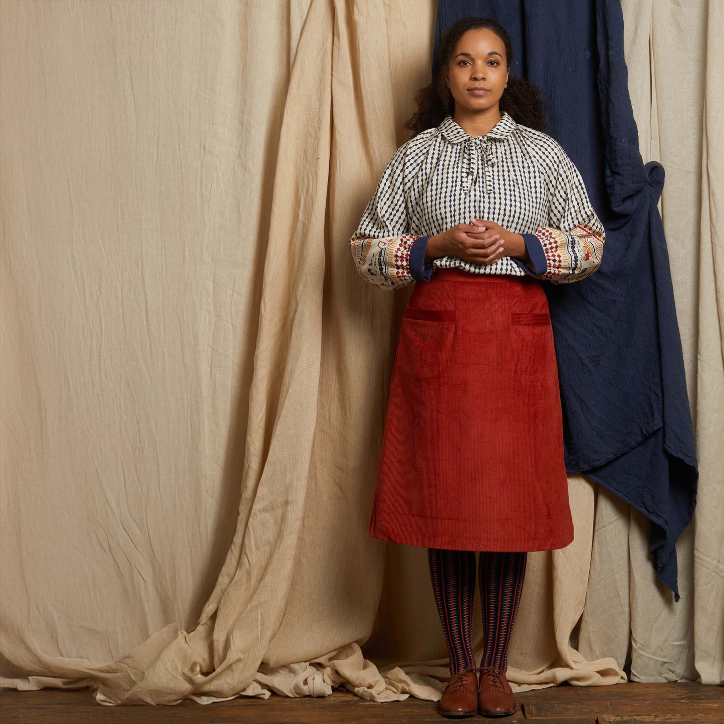 joan/tractor folk/beige