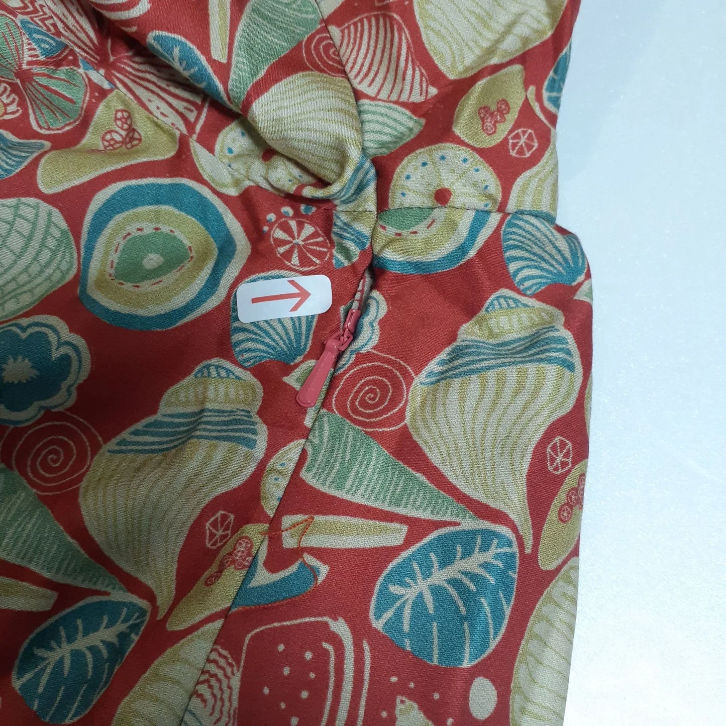 60% OFF! rita/shells/deep coral/size 10