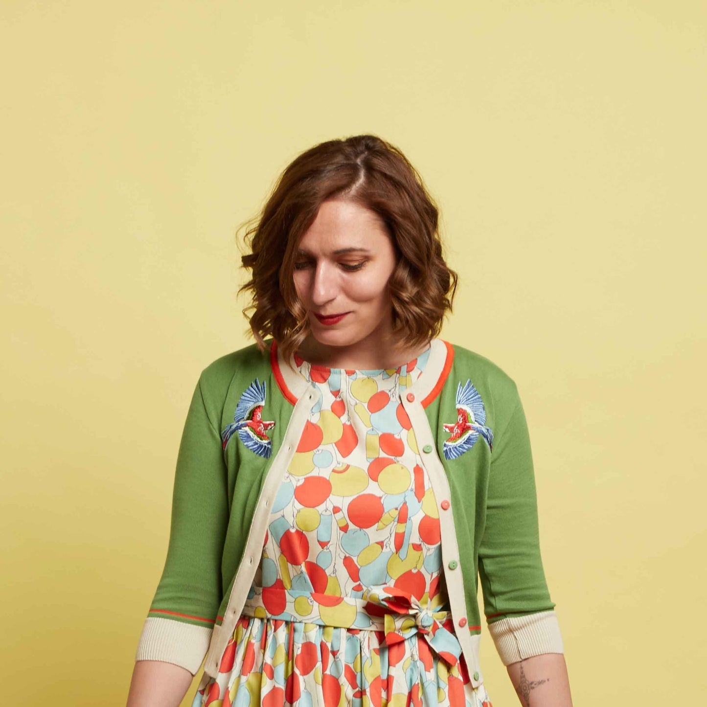 classic cardigan/small parrots/green - PALAVA japan