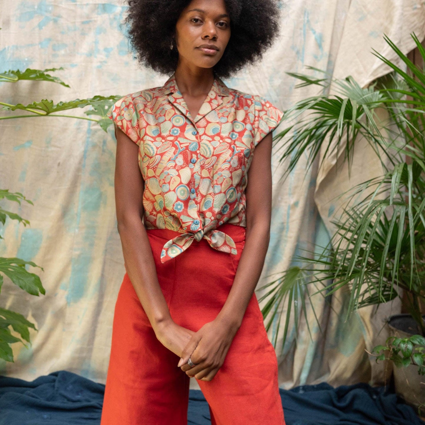 peggy/shells/deep coral