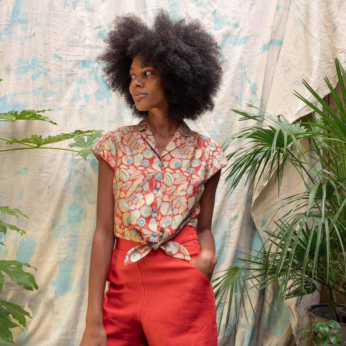 peggy/shells/deep coral