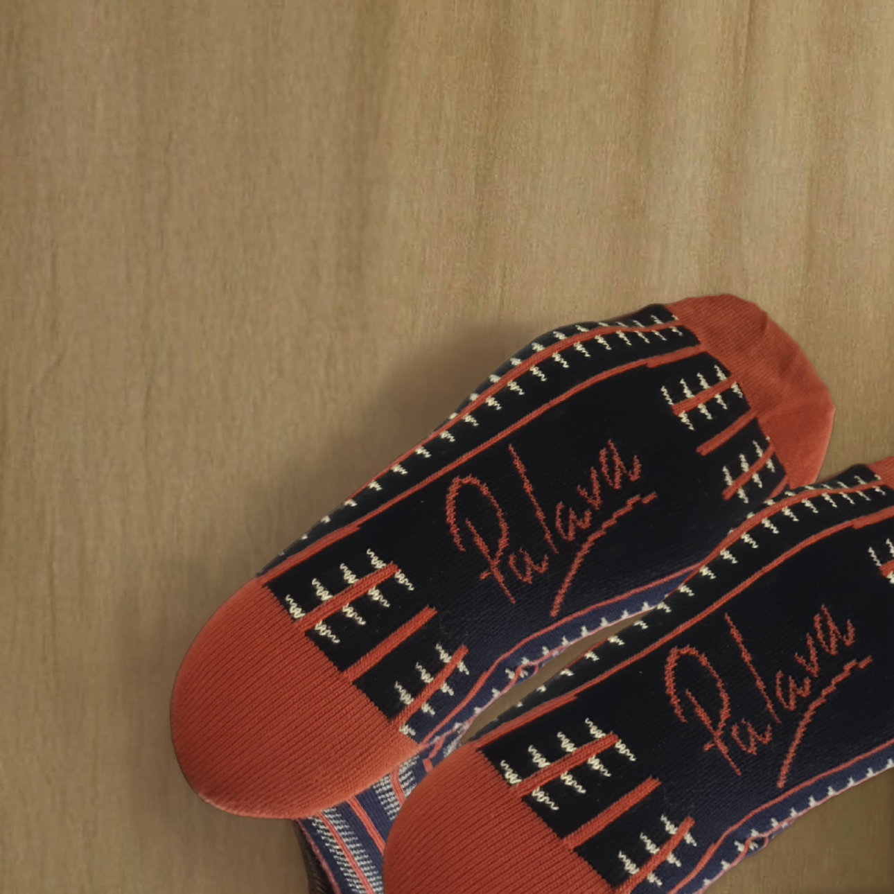 knee-high socks/navy/rocket