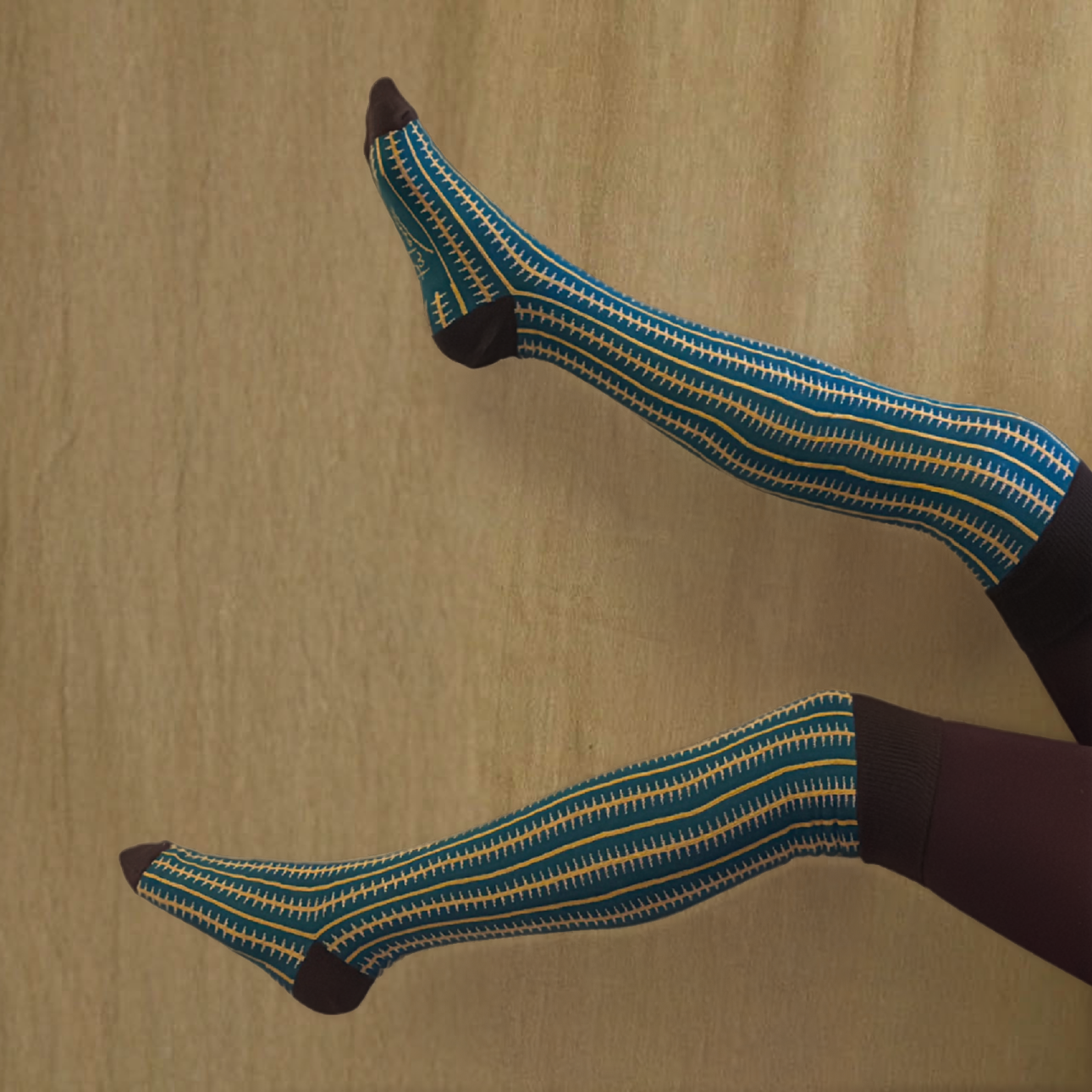 knee-high socks/teal/rocket