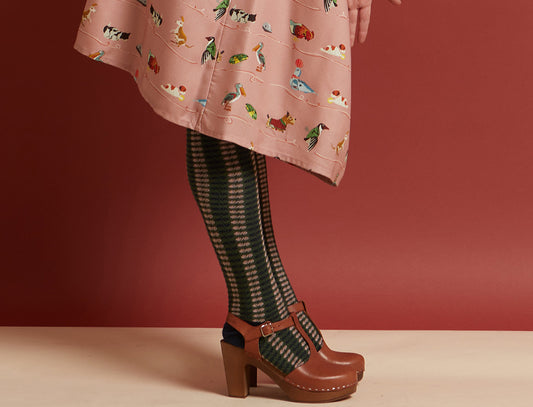 knee-high socks/pink/pinecones